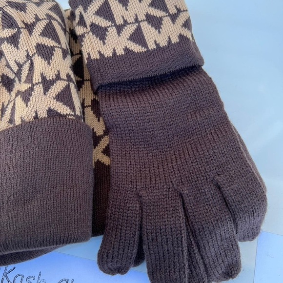 Michael Kors Hat,Gloves & Scarf Set MK Signature Cold Weather Chocolate - Picture 4 of 10